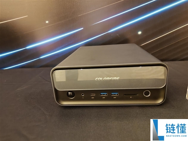 AMD锐龙AI Max PRO 400新品首秀:本地跑3000亿参数模型的智能体AI如何融入真实工作流