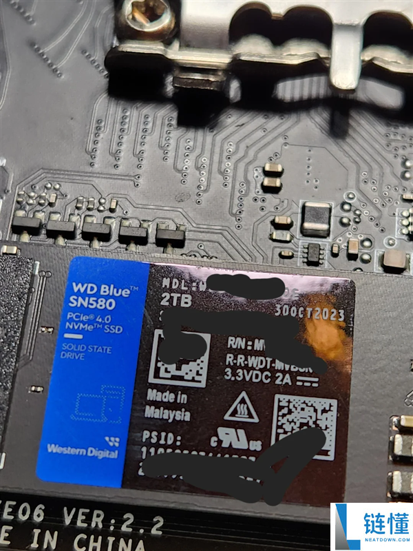 老板遗忘拆解!140元购得报废主板竟藏2TB硬盘,轻松获利2100元!