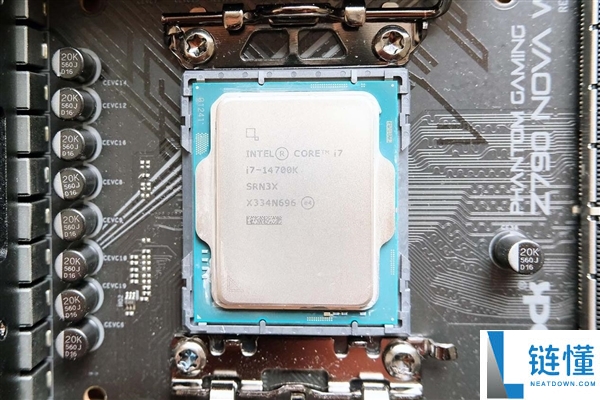 酷睿i7-14700K凭借DDR4续命成英特尔销量支柱,老将战胜新架构!