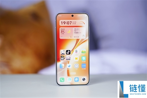 iQOO Neo11至尊版图赏:天玑9500M双芯强劲性能解析