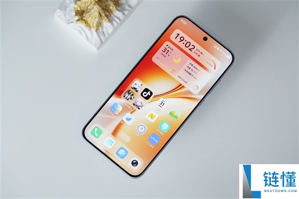 iQOO Neo11至尊版图赏:天玑9500M双芯强劲性能解析