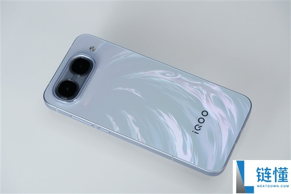 iQOO Neo11至尊版图赏:天玑9500M双芯强劲性能解析