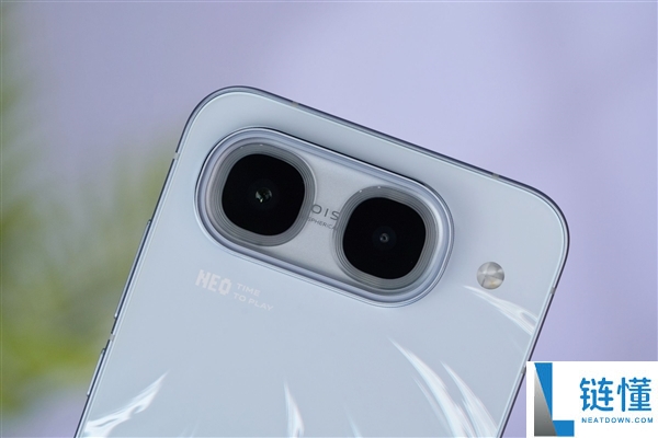 iQOO Neo11至尊版图赏:天玑9500M双芯强劲性能解析