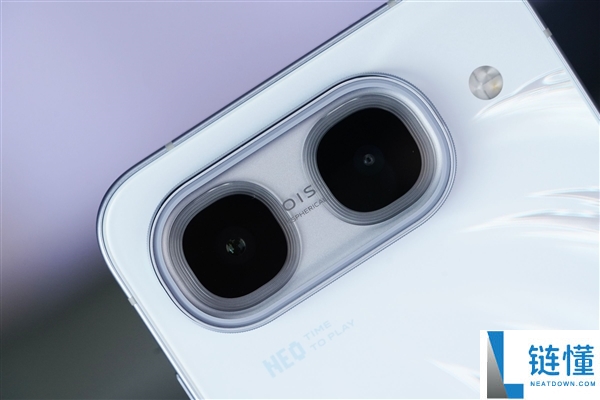 iQOO Neo11至尊版图赏:天玑9500M双芯强劲性能解析
