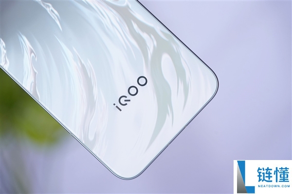iQOO Neo11至尊版图赏:天玑9500M双芯强劲性能解析