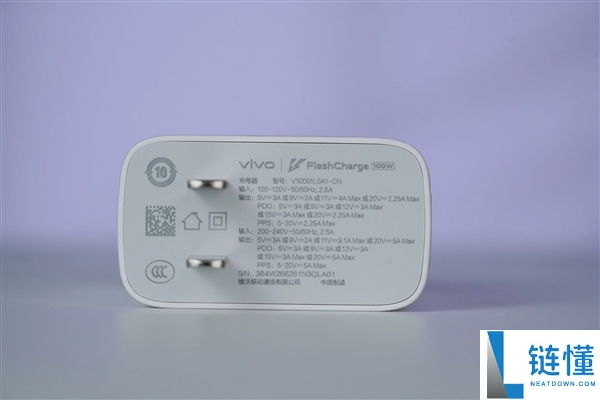 iQOO Neo11至尊版图赏:天玑9500M双芯强劲性能解析
