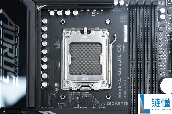 技嘉B850 AORUS ELITE X3D图赏:16+2+2供电设计与4路M.2扩展功能解析