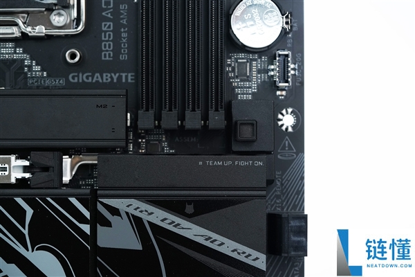 技嘉B850 AORUS ELITE X3D图赏:16+2+2供电设计与4路M.2扩展功能解析