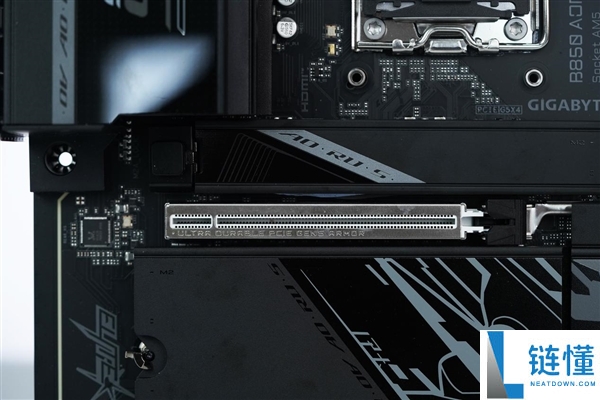 技嘉B850 AORUS ELITE X3D图赏:16+2+2供电设计与4路M.2扩展功能解析