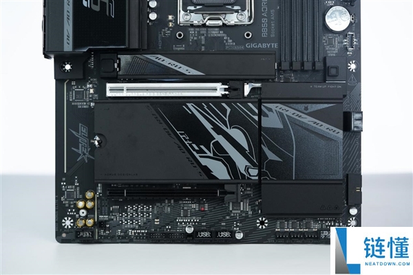 技嘉B850 AORUS ELITE X3D图赏:16+2+2供电设计与4路M.2扩展功能解析