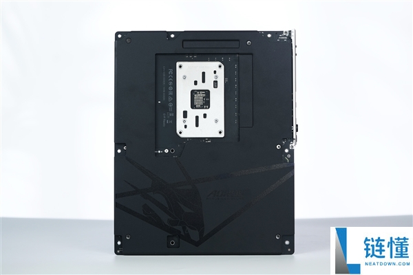 技嘉B850 AORUS ELITE X3D图赏:16+2+2供电设计与4路M.2扩展功能解析