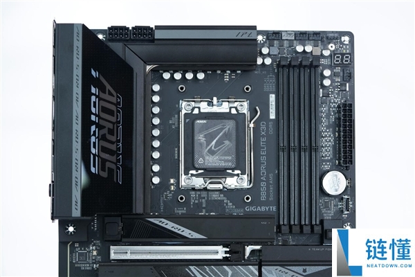 技嘉B850 AORUS ELITE X3D图赏:16+2+2相供电与4路M.2扩展详解