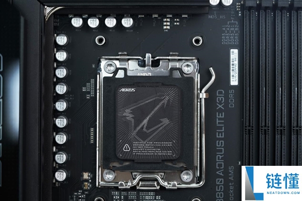 技嘉B850 AORUS ELITE X3D图赏:16+2+2相供电与4路M.2扩展详解