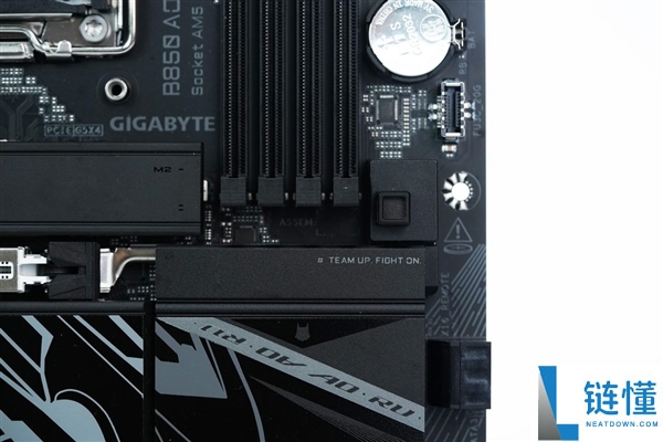 技嘉B850 AORUS ELITE X3D图赏:16+2+2相供电与4路M.2扩展详解