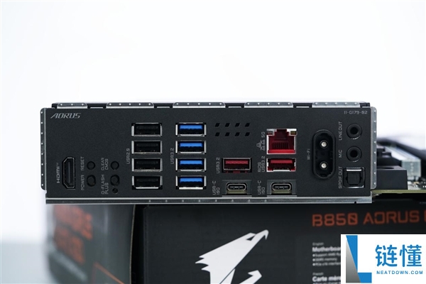 技嘉B850 AORUS ELITE X3D图赏:16+2+2相供电与4路M.2扩展详解