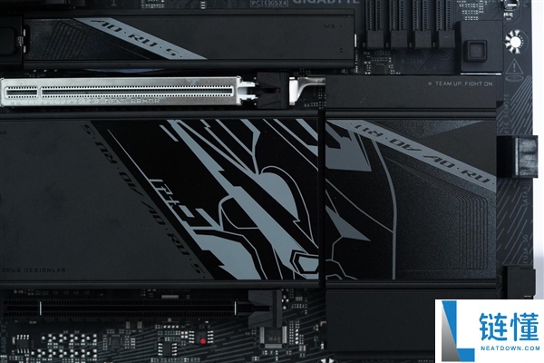 技嘉B850 AORUS ELITE X3D图赏:16+2+2相供电与4路M.2扩展详解