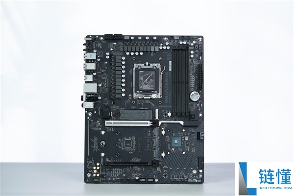 技嘉B850 AORUS ELITE X3D图赏:16+2+2相供电与4路M.2扩展详解