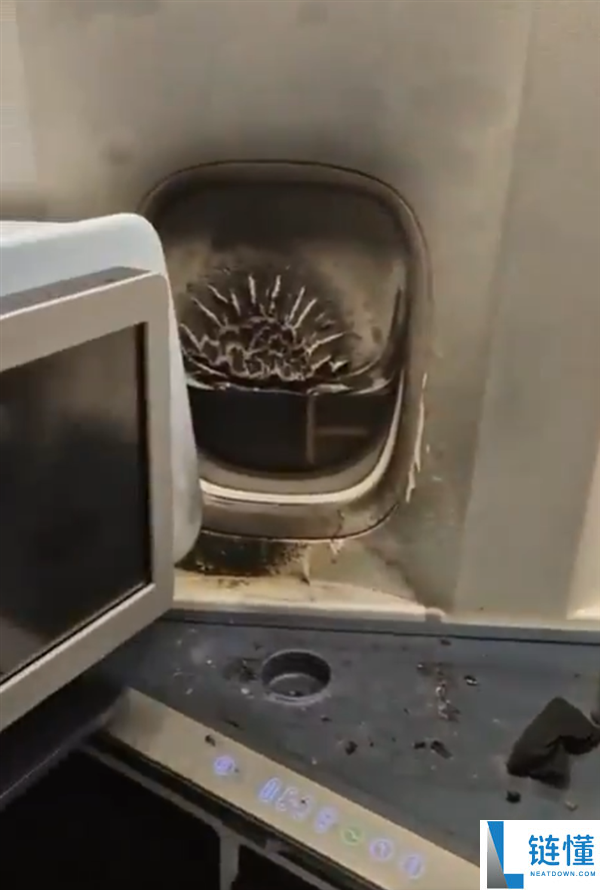 荷航前CEO违规充电宝导致航班空中爆炸,航空公司为何不追责?