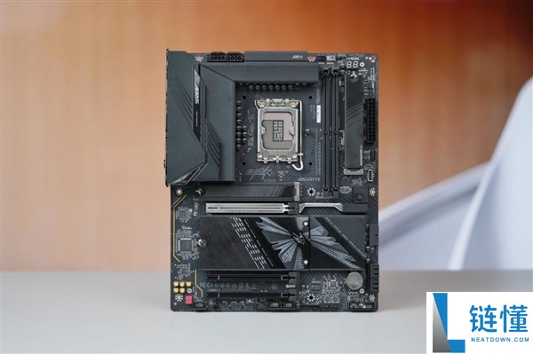 技嘉Z890 AORUS ELITE DUO X主板图赏:5个M.2插槽全解析