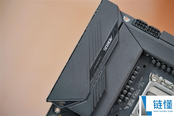 技嘉Z890 AORUS ELITE DUO X主板图赏:5个M.2插槽全解析