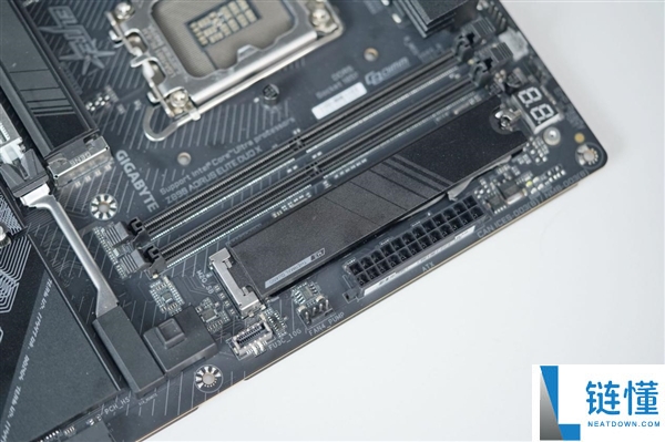 技嘉Z890 AORUS ELITE DUO X主板图赏:5个M.2插槽全解析
