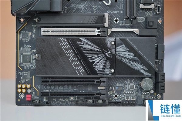 技嘉Z890 AORUS ELITE DUO X主板图赏:5个M.2插槽全解析