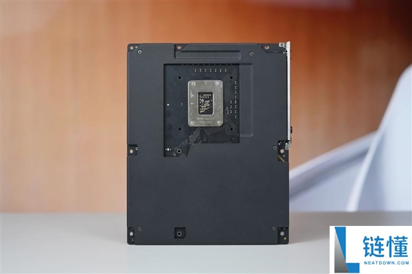 技嘉Z890 AORUS ELITE DUO X主板图赏:5个M.2插槽全解析