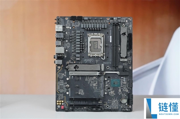 技嘉Z890 AORUS ELITE DUO X主板图赏:5个M.2插槽全解析
