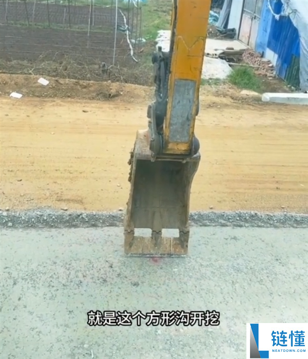 挖掘机智能驾驶自动挖沟技术震撼上线,蓝翔还能开多久?