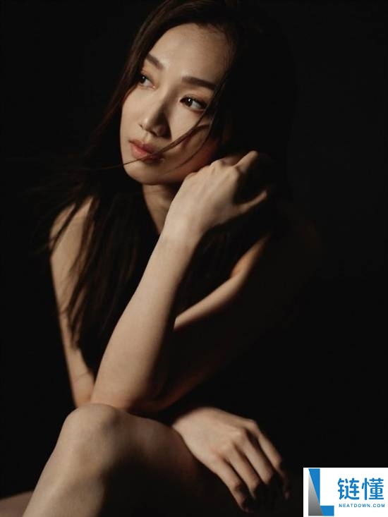 王嘉慧晒美照：颜值与体态双在线的学霸港姐气质出众