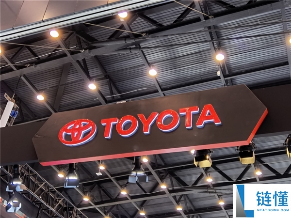 丰田凯美瑞运动版曝光！Camry Apex商标揭晓，底盘操控大升级
