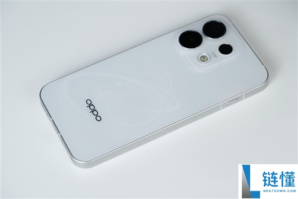 OPPO Reno16图赏：首创3D冰透悬浮设计解析