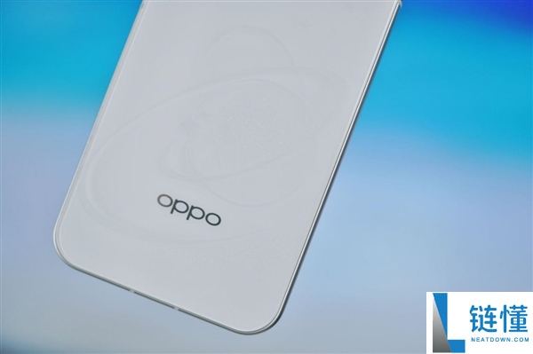 OPPO Reno16图赏：首创3D冰透悬浮设计解析