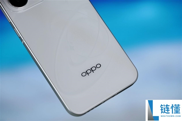 OPPO Reno16图赏：首创3D冰透悬浮设计解析