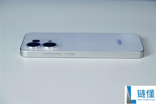 OPPO Reno16图赏：首创3D冰透悬浮设计解析