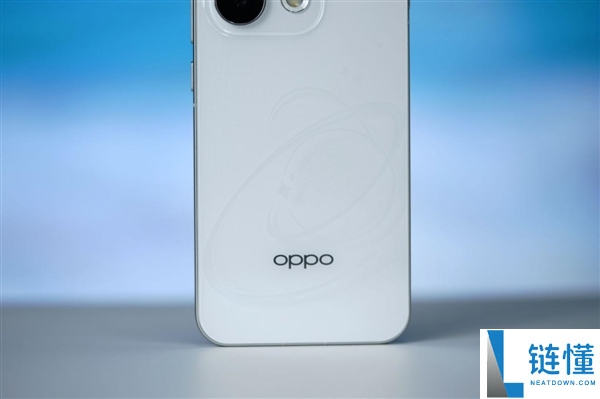 OPPO Reno16图赏：首创3D冰透悬浮设计解析