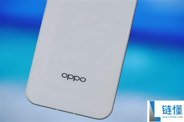 OPPO Reno16图赏：首创3D冰透悬浮设计解析