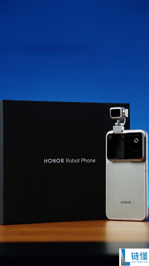 韩路上手荣耀机器人手机：Robot Phone或将成为自媒体创作利器