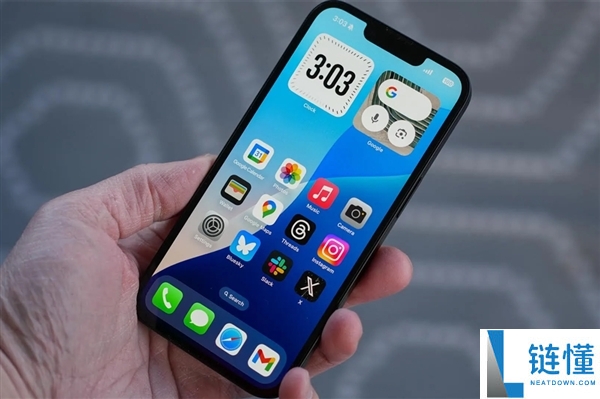 美版iPhone大规模宕机：手机状态栏出现SOS信号