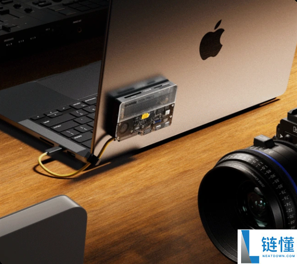399元起！闪极闪盘Pro 2发布：三档可调风扇，支持最高8TB硬盘
