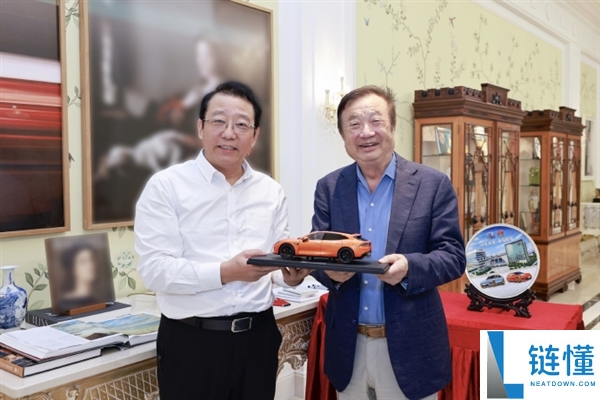 广汽集团董事长冯兴亚再次拜访华为任正非，晒出合影照