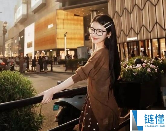 24岁百万粉丝吃播博主离世：呼吁全面叫停畸形暴食吃播