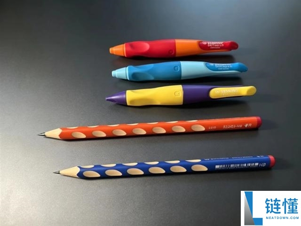 拼多多小学生文具热销：一块橡皮竟卖出100万元！