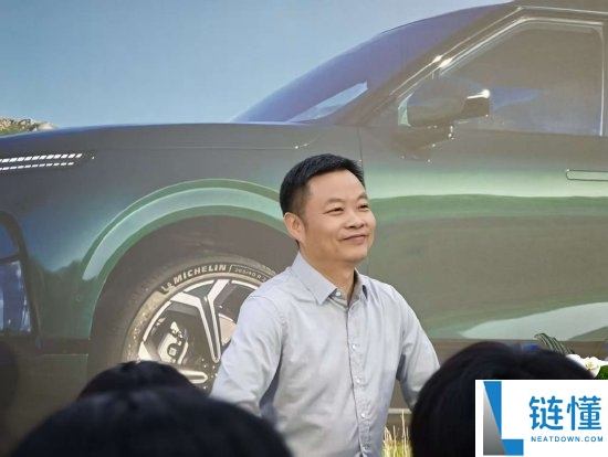 何小鹏分享与尹正合作经验：与欧阳娜娜的不同感受