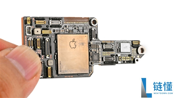 iFixit深度拆解iPhone 18 Pro：可变光圈技术与6片超薄叶片揭秘