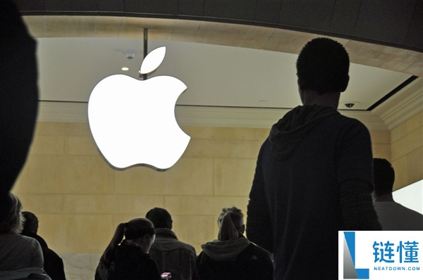 苹果零售总设计师回应iPhone Duo吐槽：现场试用才能体验其优越性